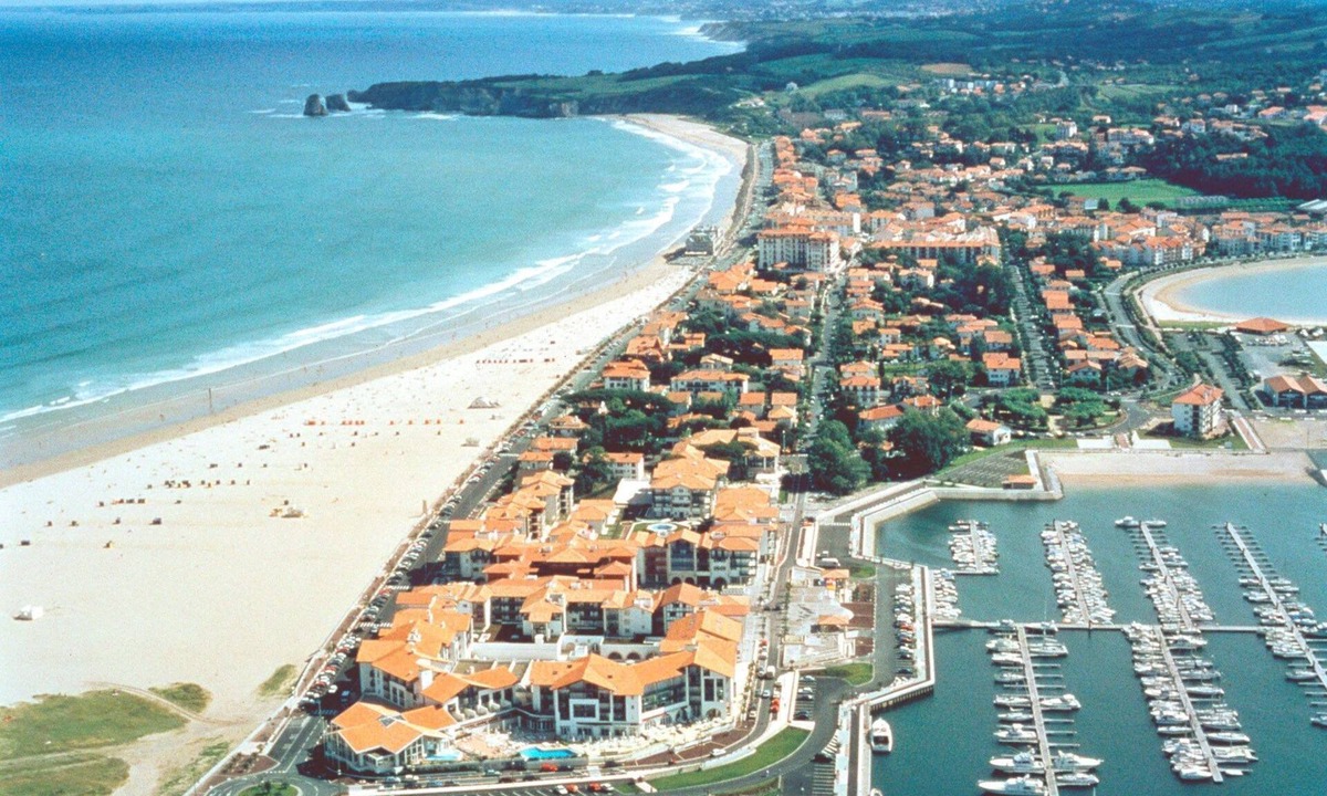 Hendaye Condo | À 50m de la Plage! Apt Duplex + Vue sur le Port
