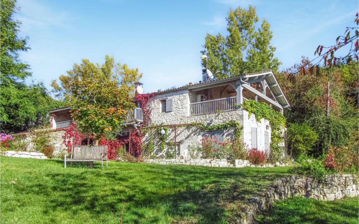 Saint-Salvy House | 100 m² House ∙ 2 bedrooms ∙ 4 guests