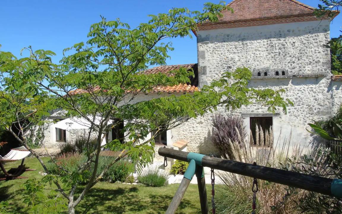 Salles-Lavalette House | 108 m² House ∙ 3 bedrooms ∙ 6 guests