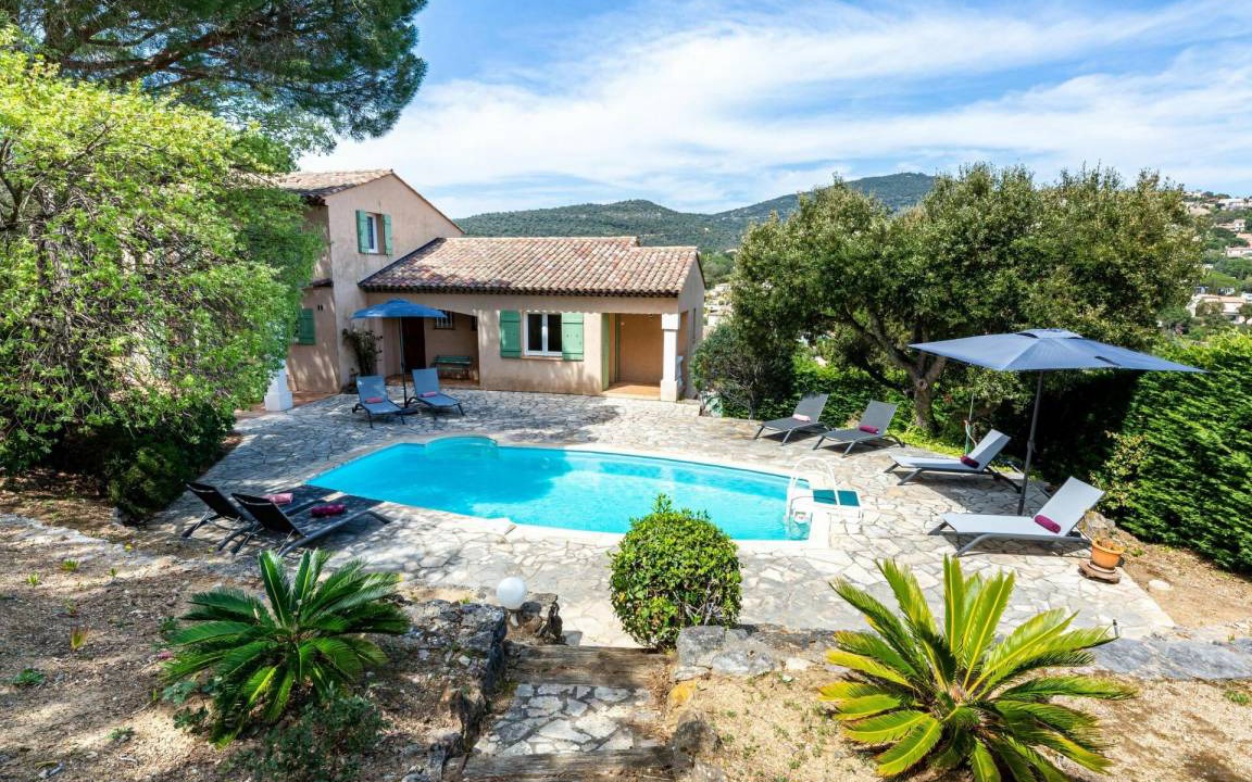 Plage de la Garonnette Other | 110 m² Accommodation ∙ 4 bedrooms ∙ 8 guests