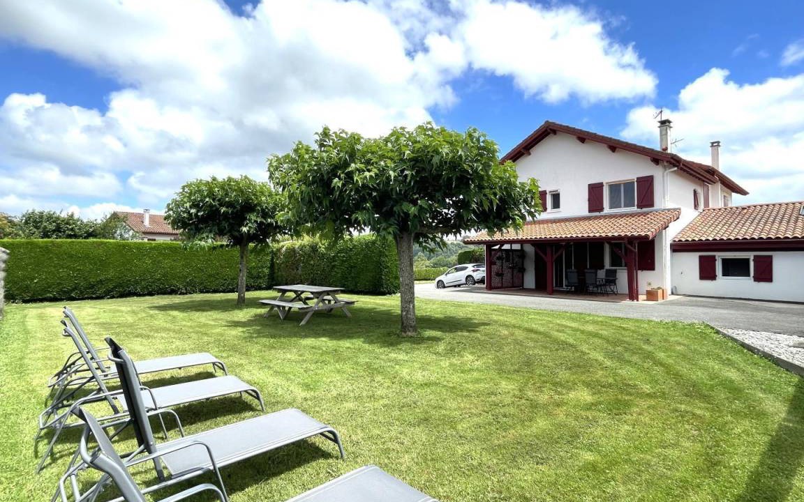 Arbouet-Sussaute House | 110 m² Gîte ∙ 2 bedrooms ∙ 4 guests