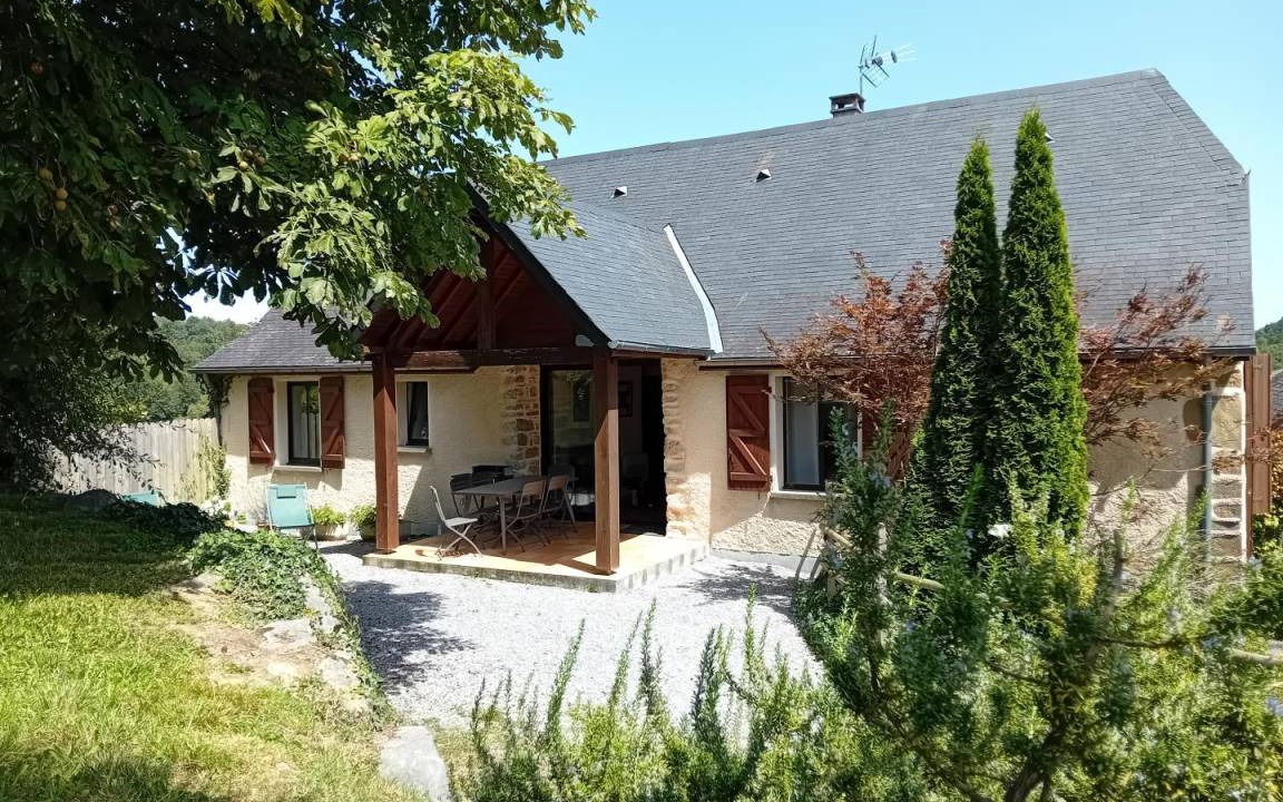 Rebenacq House | 110 m² Gîte ∙ 3 bedrooms ∙ 6 guests