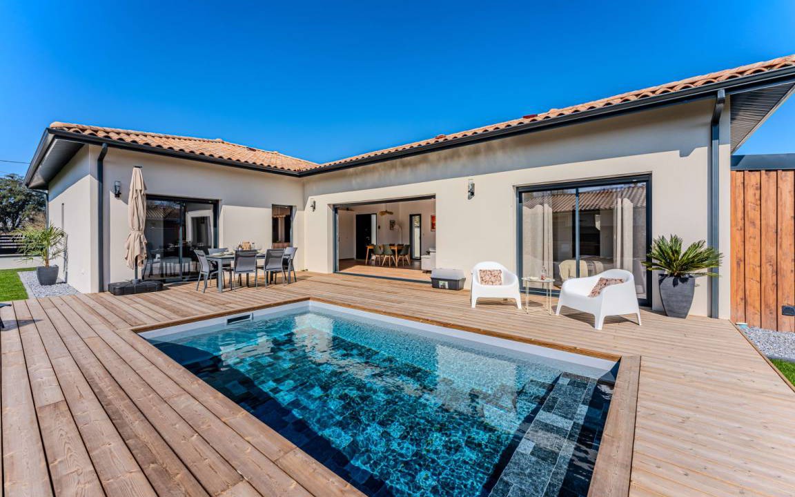 Biganos Villa | 112 m² Villa ∙ 3 bedrooms ∙ 6 guests