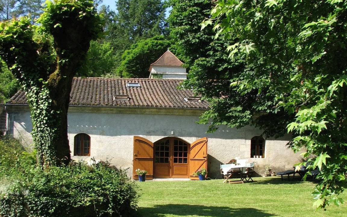 Saint-Front-la-Riviere House | 120 m² House ∙ 2 bedrooms ∙ 4 guests