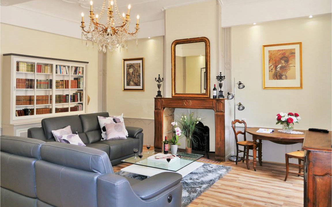 Sarlat-la-Caneda Historic Center Apartment | 120 m² Apartment ∙ 2 bedrooms ∙ 4 guests