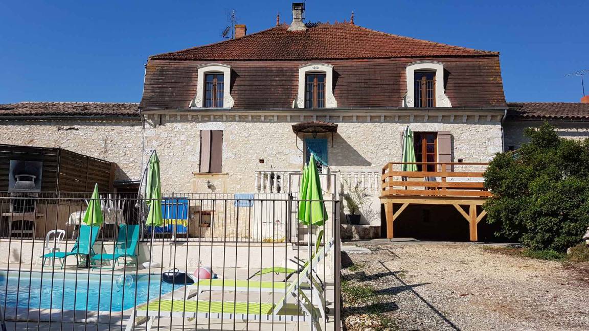 Rampieux House | 120 m² Gîte ∙ 4 bedrooms ∙ 10 guests