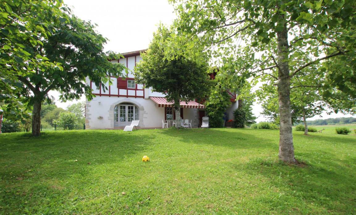 Urcuit House | 120 m² Gîte ∙ 4 bedrooms ∙ 10 guests