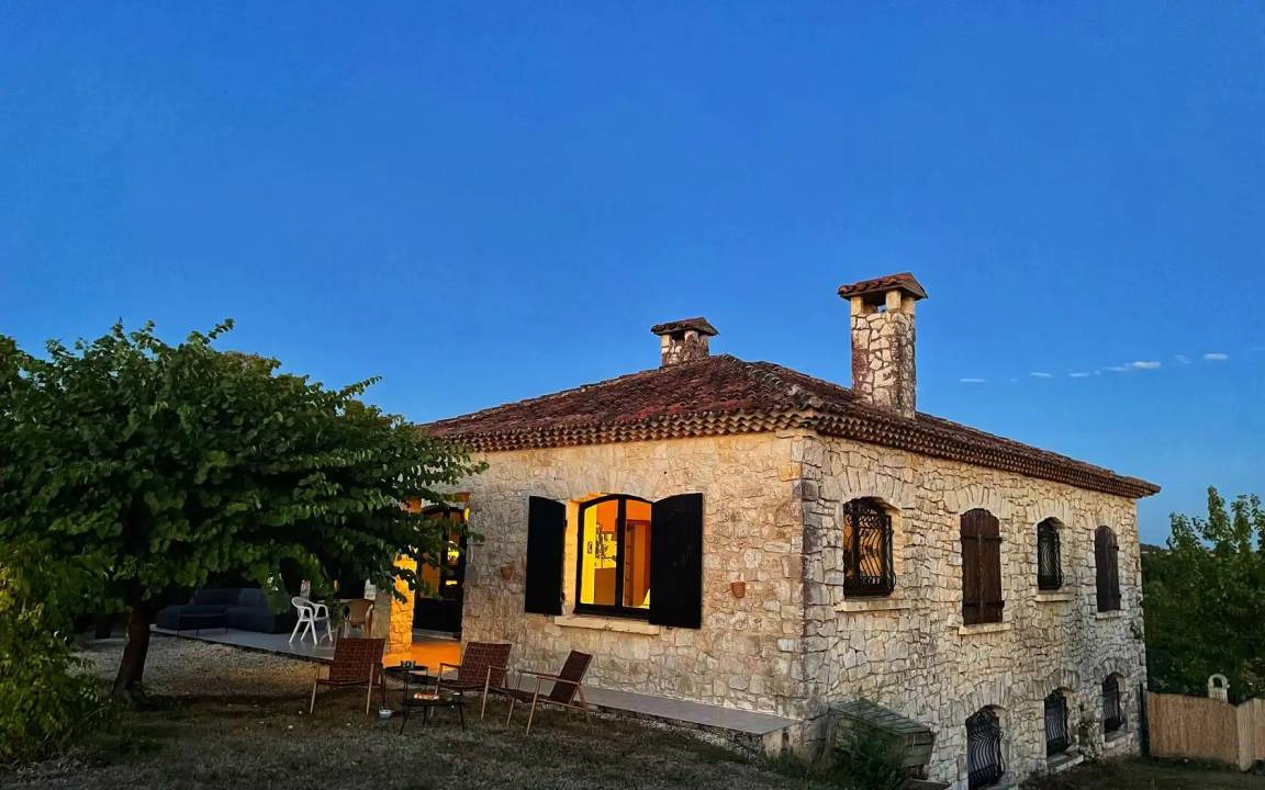 Montboyer House | 120 m² House ∙ 2 bedrooms ∙ 4 guests