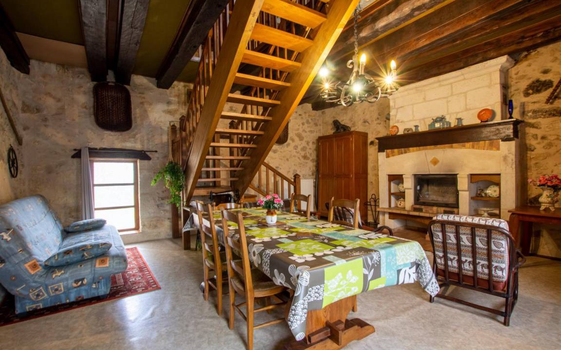 Saint-Front-la-Riviere House | 130 m² Gîte ∙ 2 bedrooms ∙ 6 guests