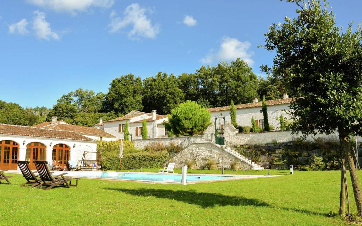 Saint-Preuil House | 135 m² House ∙ 3 bedrooms ∙ 6 guests
