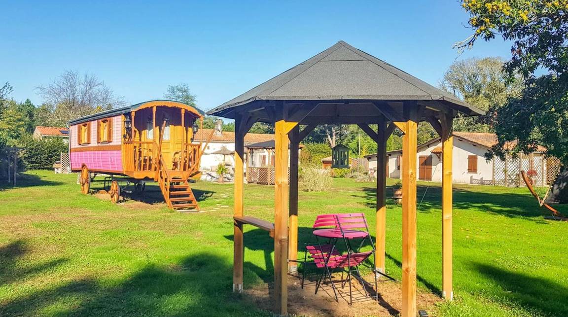 Bussac-Foret House | 15 m² House ∙ 1 bedroom ∙ 2 guests