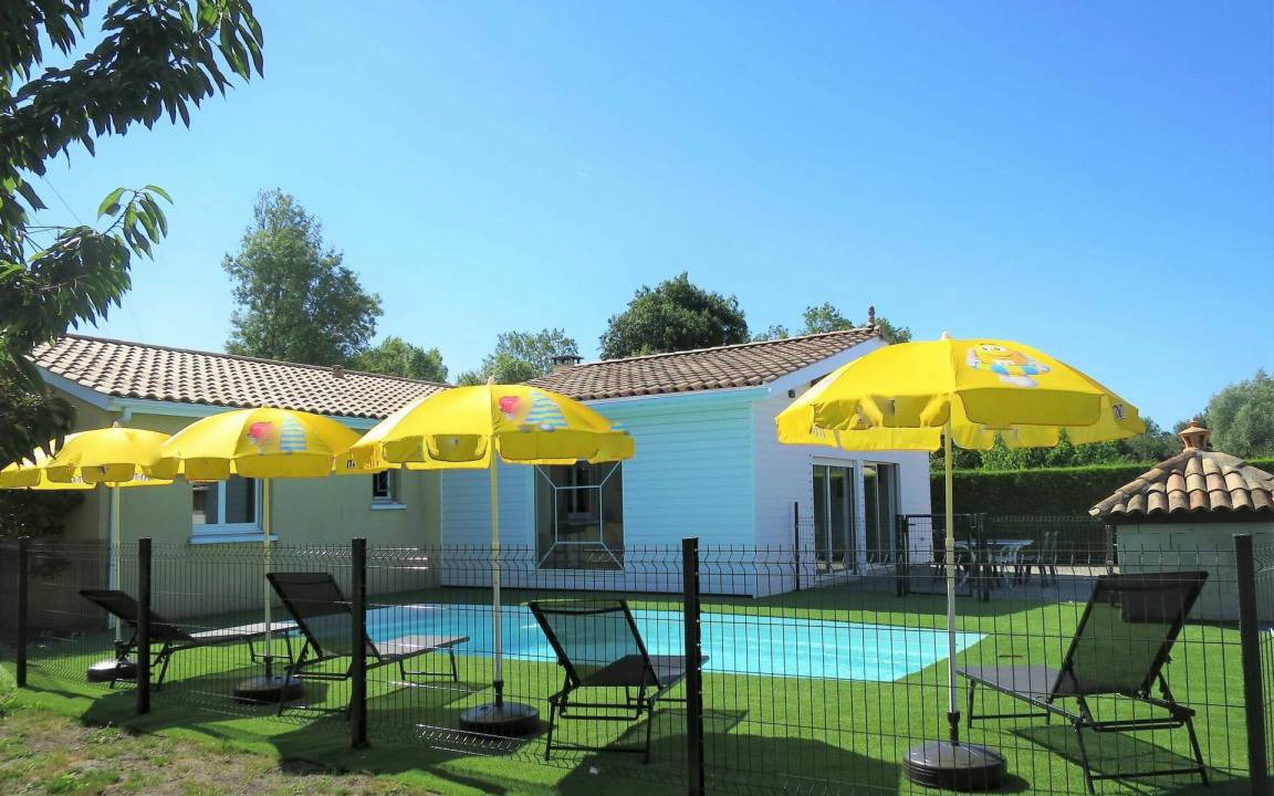 Civrac-en-Medoc Other | 150 m² Accommodation ∙ 3 bedrooms ∙ 6 guests