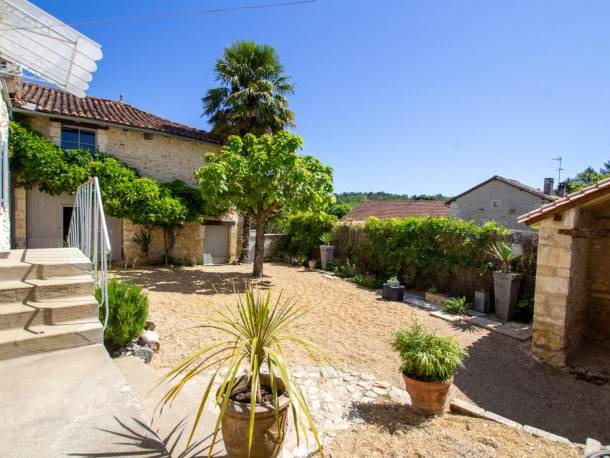 Champagnac-de-Belair House | 150 m² House ∙ 5 bedrooms ∙ 10 guests