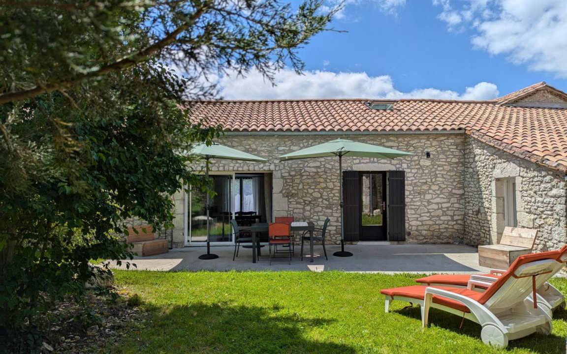 Razac-de-Saussignac House | 150 m² Gîte ∙ 2 bedrooms ∙ 6 guests