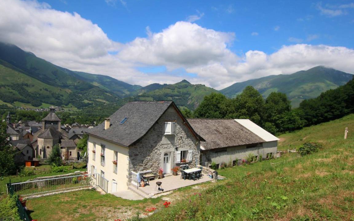 Accous House | 150 m² Gîte ∙ 4 bedrooms ∙ 8 guests