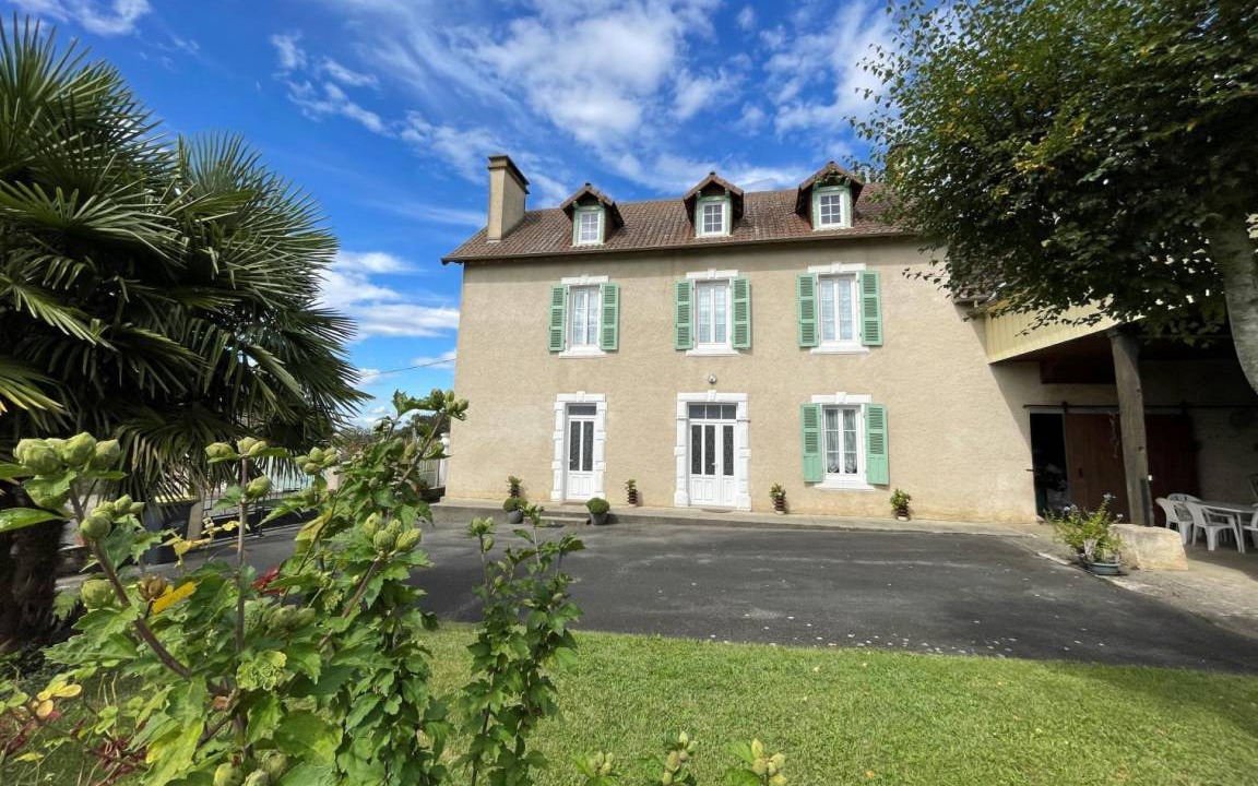 Espoey House | 150 m² Gîte ∙ 4 bedrooms ∙ 6 guests