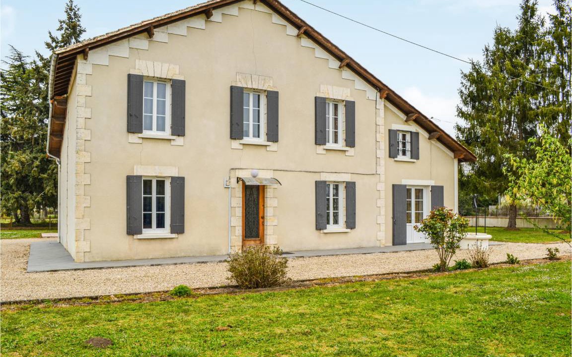 Coutras House | 150 m² House ∙ 7 bedrooms ∙ 11 guests