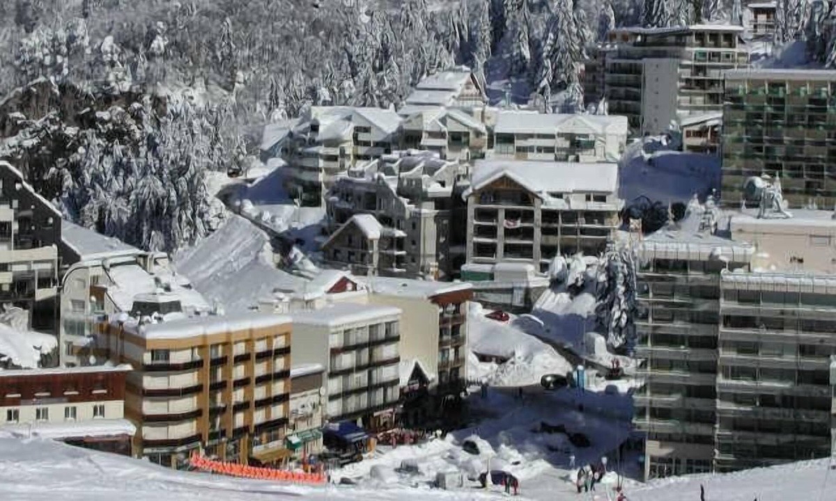 Eaux-Bonnes Apartment | 150m from ski slopes, 4th floor, view ski slopes, balcony, tv, 26m², Gourette