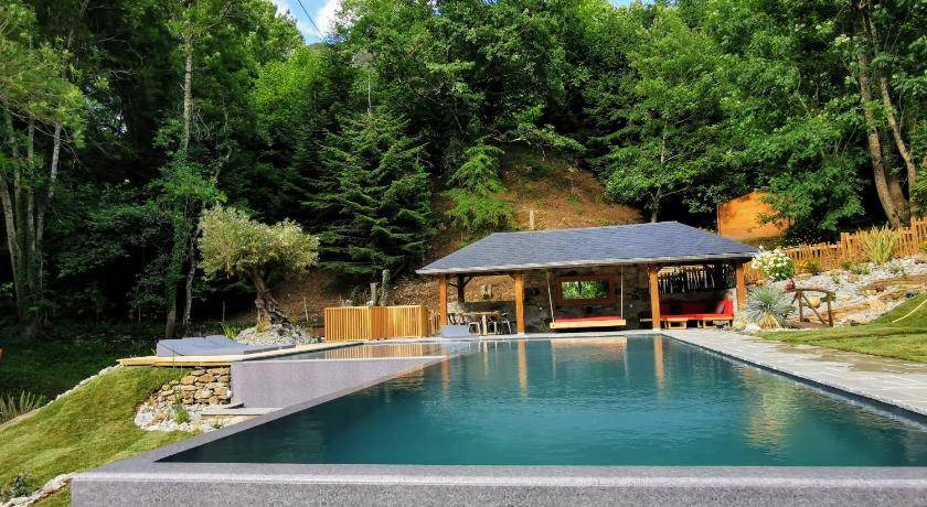 Louvie-Soubiron Cabin | 155 m² Lodge ∙ 4 bedrooms ∙ 10 guests