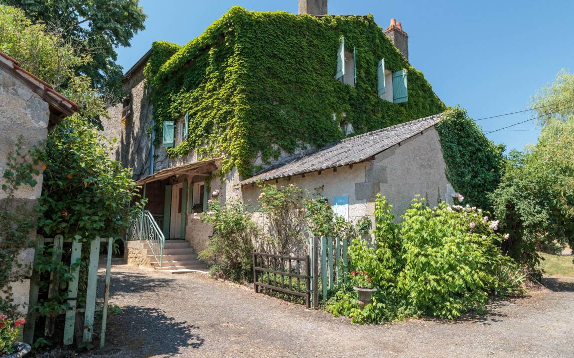 Bourg-Archambault House | 160 m² House ∙ 4 bedrooms ∙ 9 guests