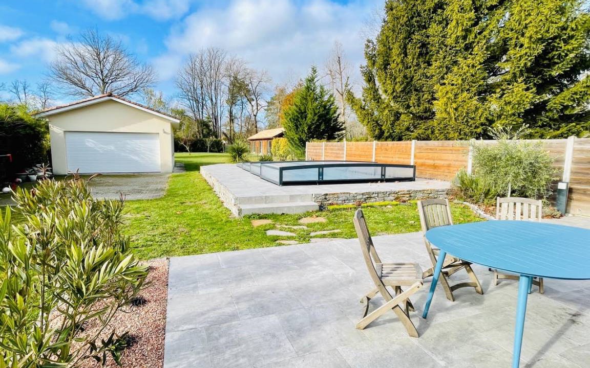 Pessac House | 170 m² House ∙ 4 bedrooms ∙ 8 guests