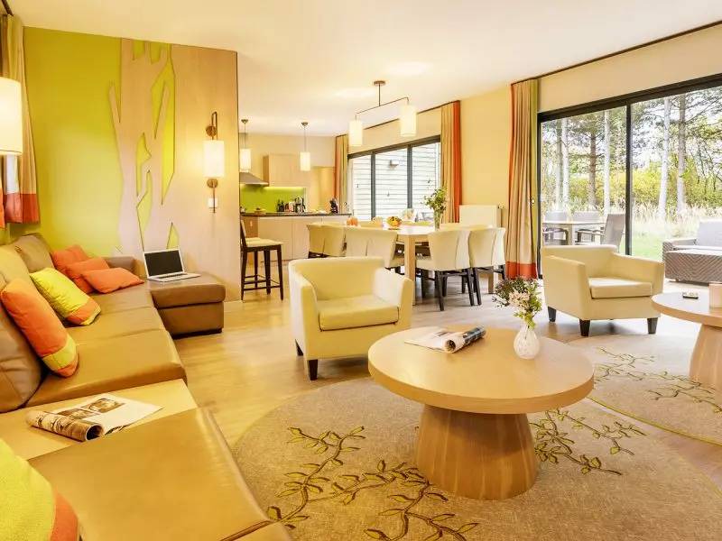 Curcay-sur-Dive House | 173 m² Mobile home ∙ 6 bedrooms ∙ 12 guests
