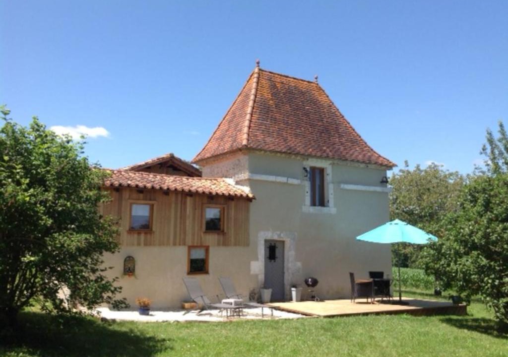 Palluaud Ski Chalet | 17th C French Pigeonaire - magical romantic couples retreat