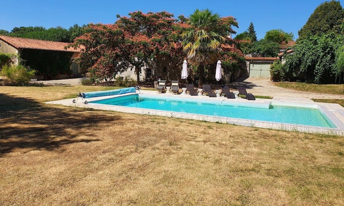 Savigne House | 17th century gite with exclusive use of a large private pool and garden