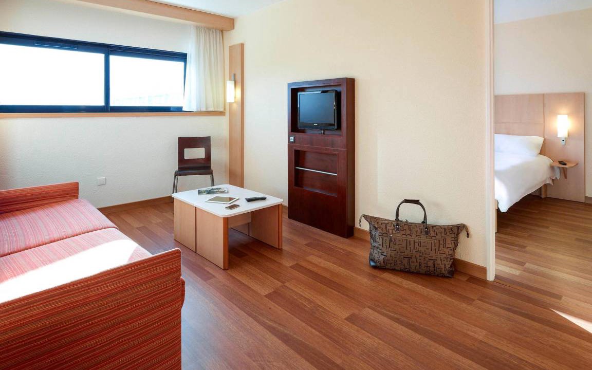 Chasseneuil-du-Poitou Hotel | 18 m² Hotel ∙ 4 guests