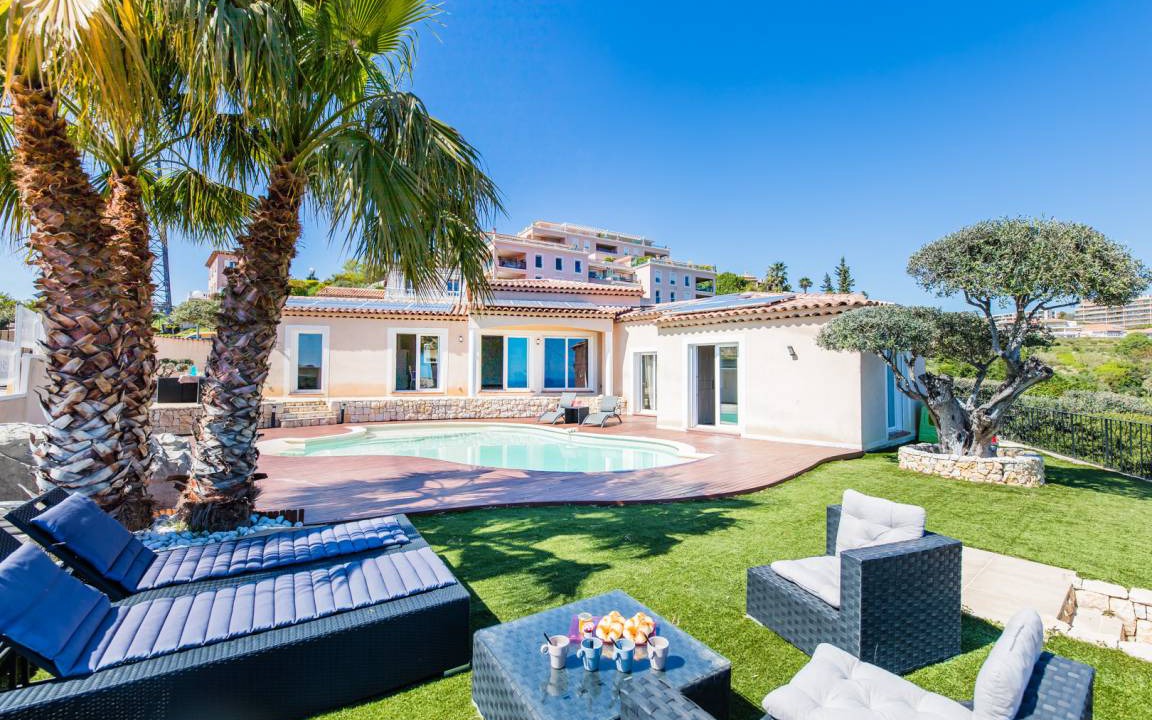 Saint Pierre de Feric Villa | 180 m² Villa ∙ 3 bedrooms ∙ 6 guests