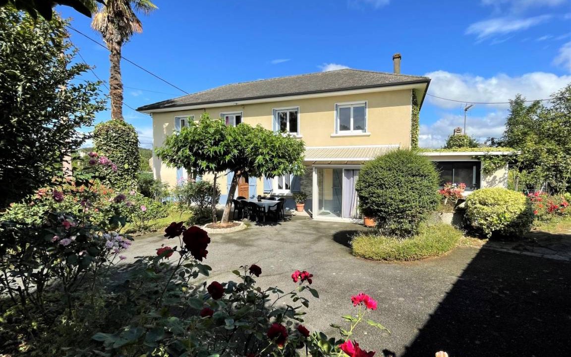 Asson House | 180 m² Gîte ∙ 5 bedrooms ∙ 9 guests