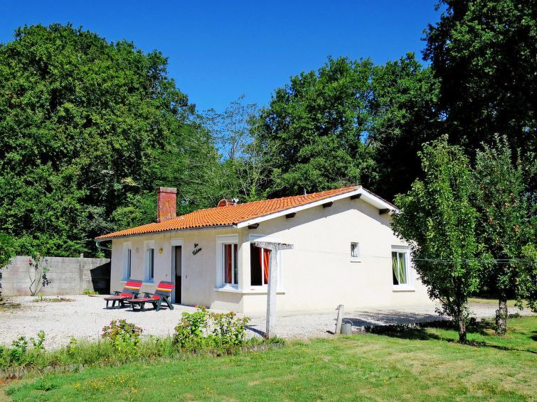 Vensac Villa | 2 bedroom Villa, sleeps 5 in Vensac