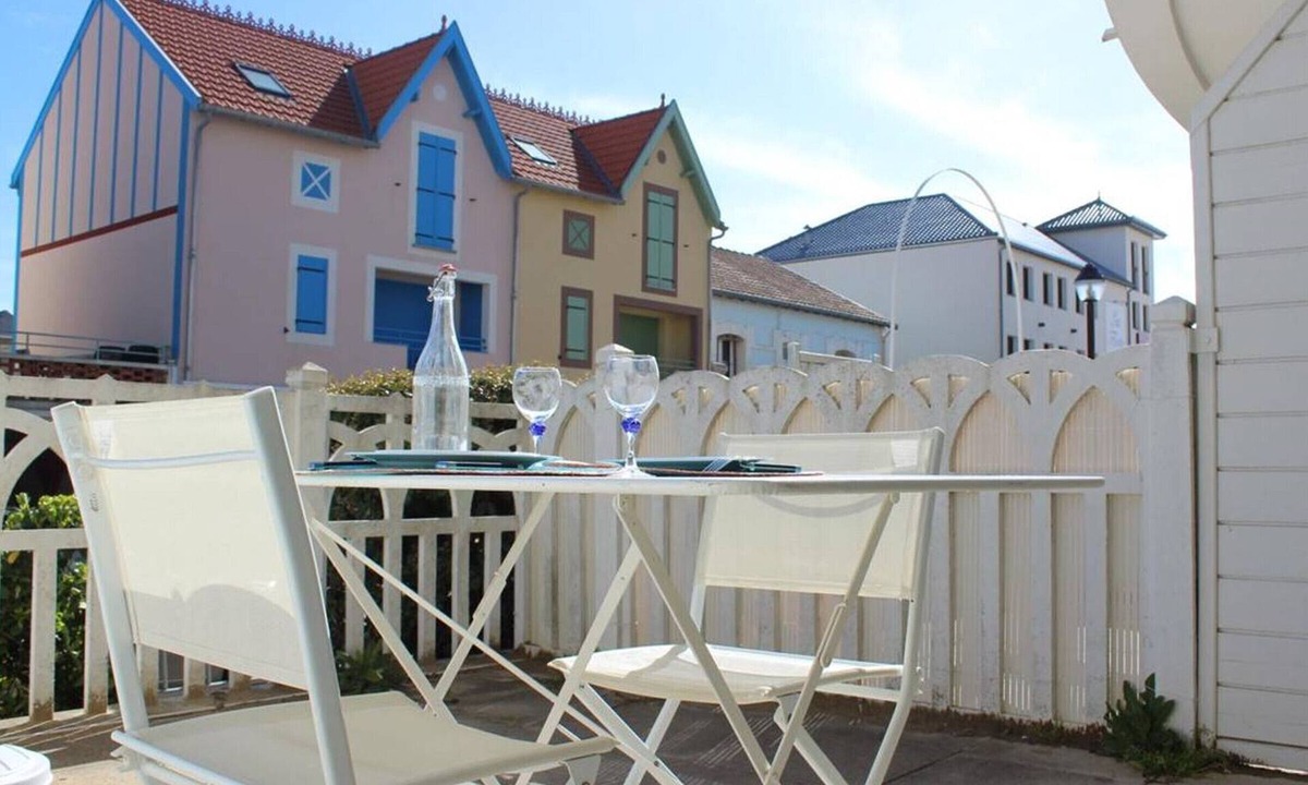 Quartier du Casino Apartment | 2-room apartment with pool and direct beach access in Châtelaillon-Plage