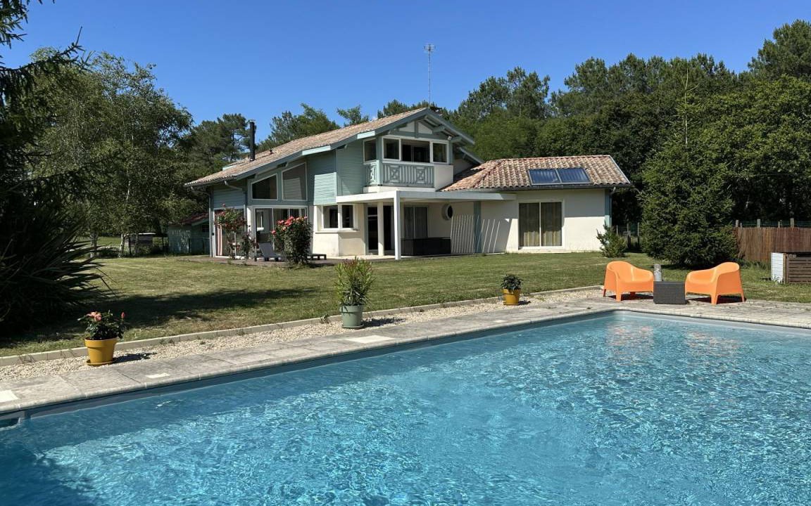 Riviere-Saas-et-Gourby House | 200 m² Gîte ∙ 4 bedrooms ∙ 8 guests