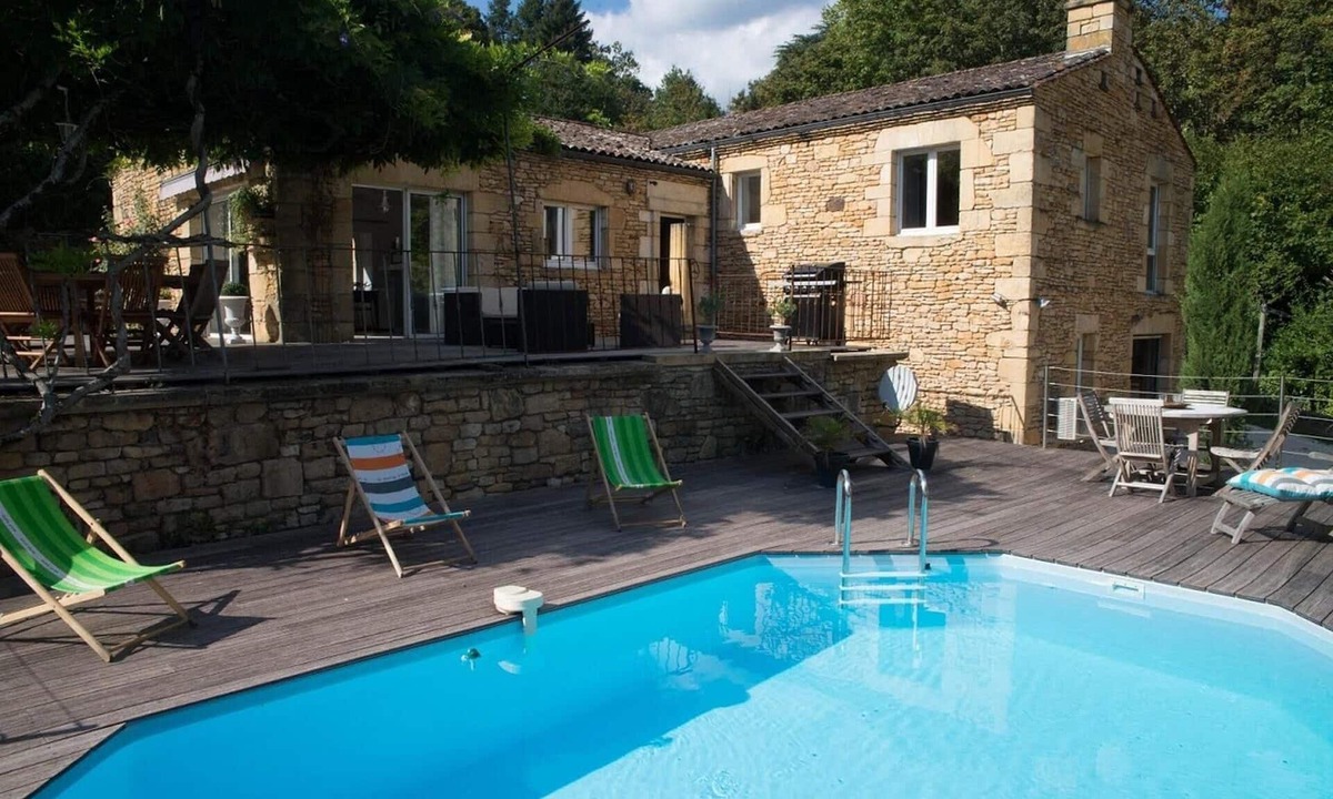 Sarlat-la-Caneda House | 200 m from the medieval town, stone house, swimming pool, view of the cathedral