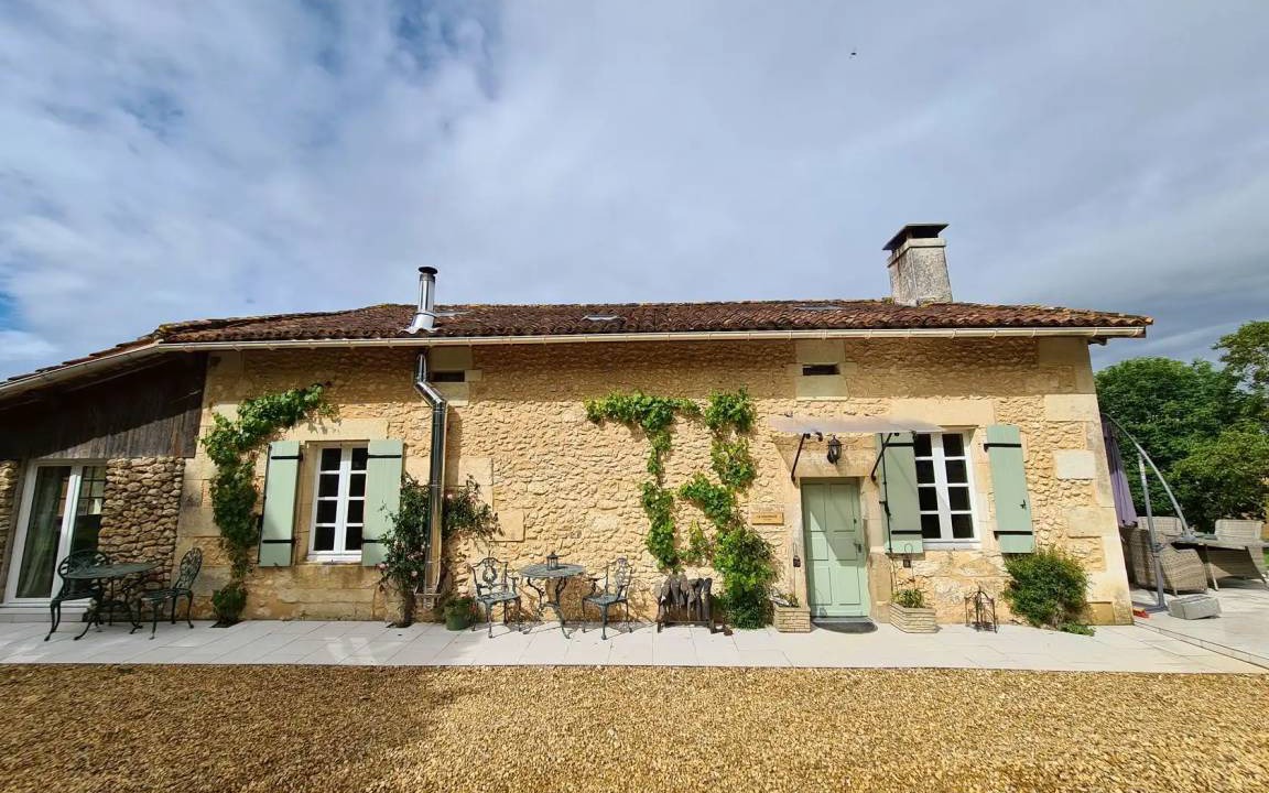 Saint-Privat-en-Perigord House | 200 m² House ∙ 3 bedrooms ∙ 6 guests