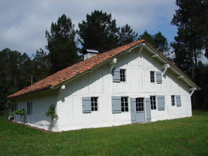 Luglon House | 200 m² Gîte ∙ 4 bedrooms ∙ 9 guests