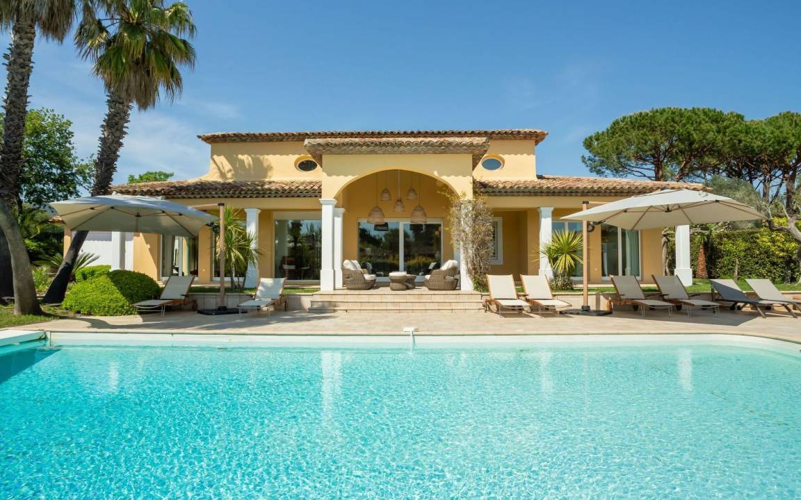 Les Restanques Villa | 200 m² Villa ∙ 4 bedrooms ∙ 8 guests