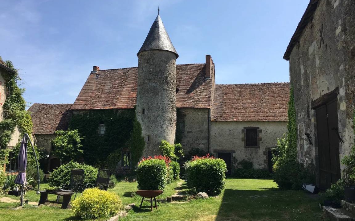 Brigueil-le-Chantre House | 203 m² House ∙ 3 bedrooms ∙ 13 guests