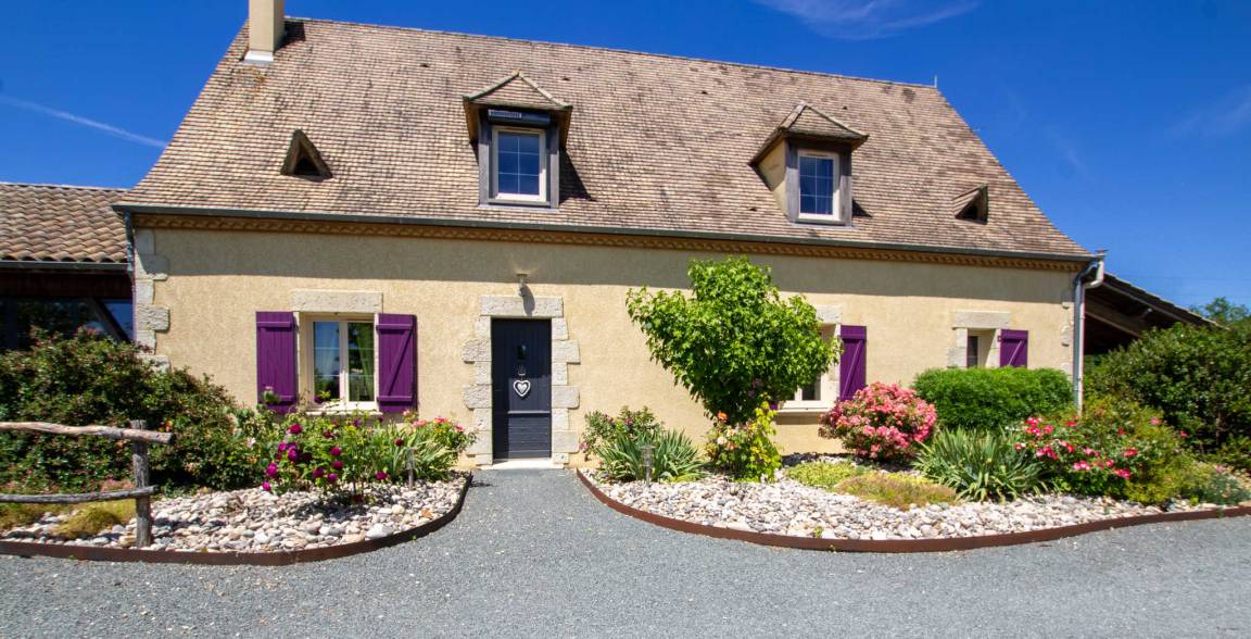 Rampieux House | 220 m² Gîte ∙ 4 bedrooms ∙ 8 guests