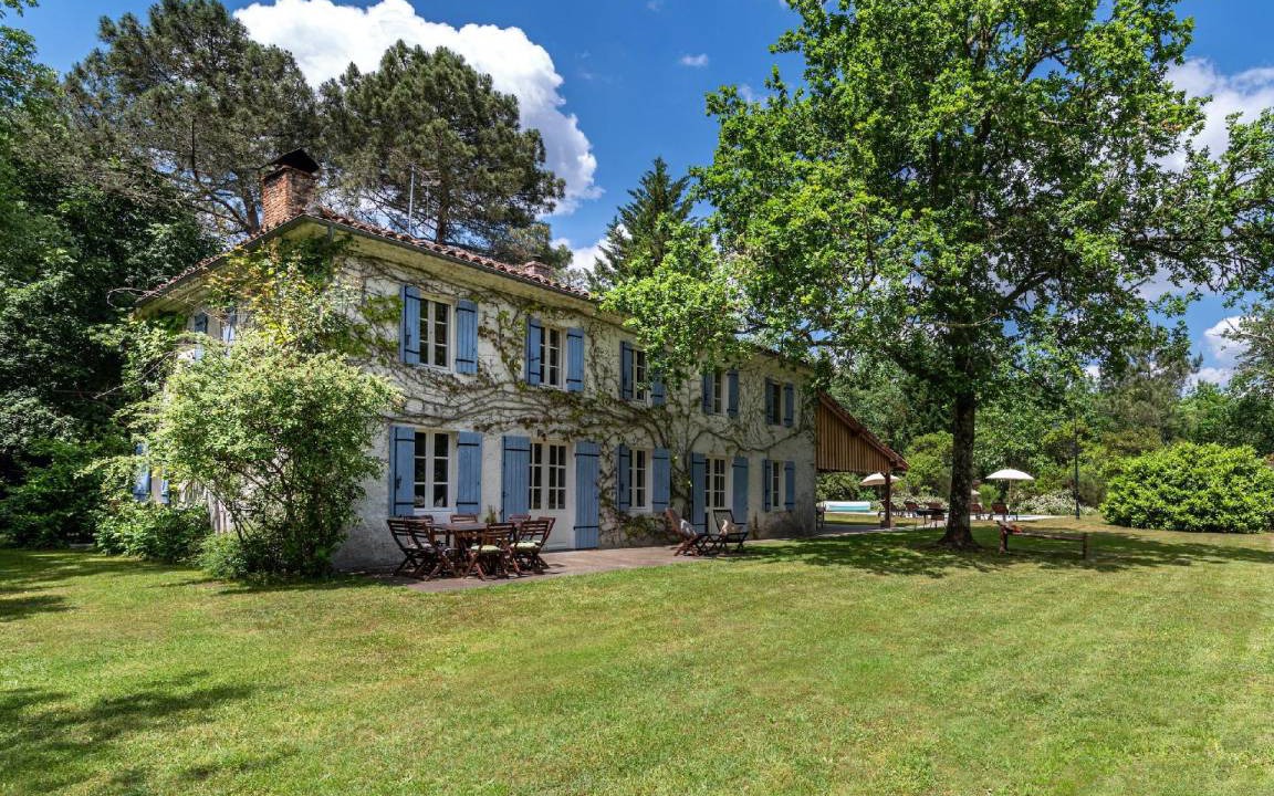 Moustey House | 220 m² House ∙ 5 bedrooms ∙ 14 guests