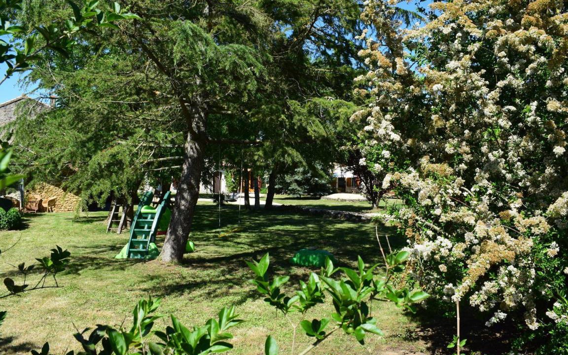 Saint-Jean-de-Sauves House | 230 m² House ∙ 2 bedrooms ∙ 8 guests