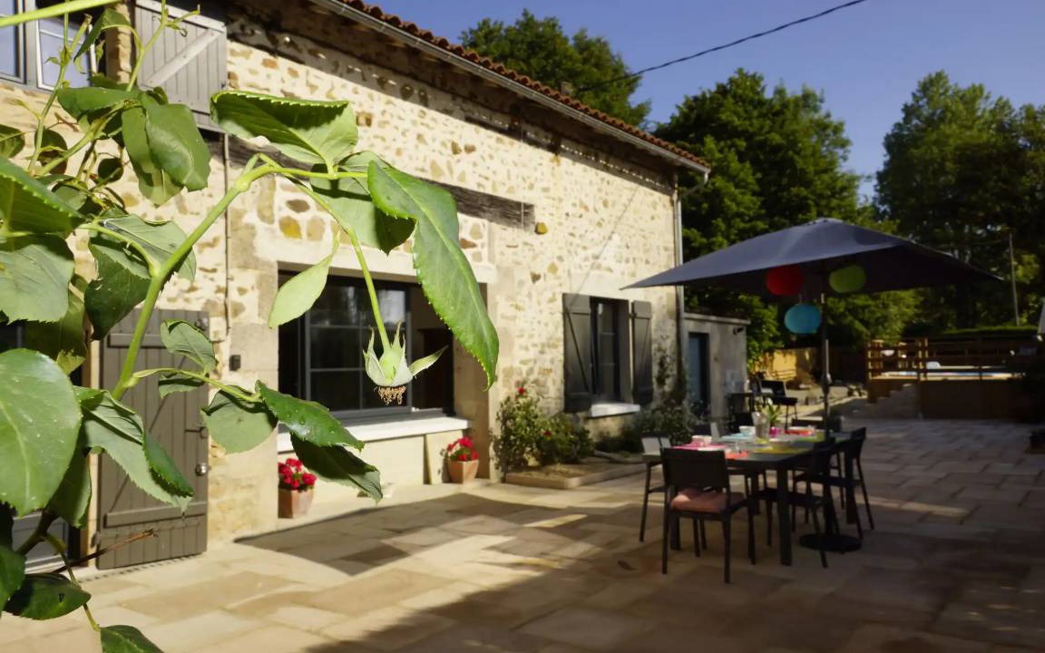Berneuil House | 235 m² House ∙ 3 bedrooms ∙ 6 guests