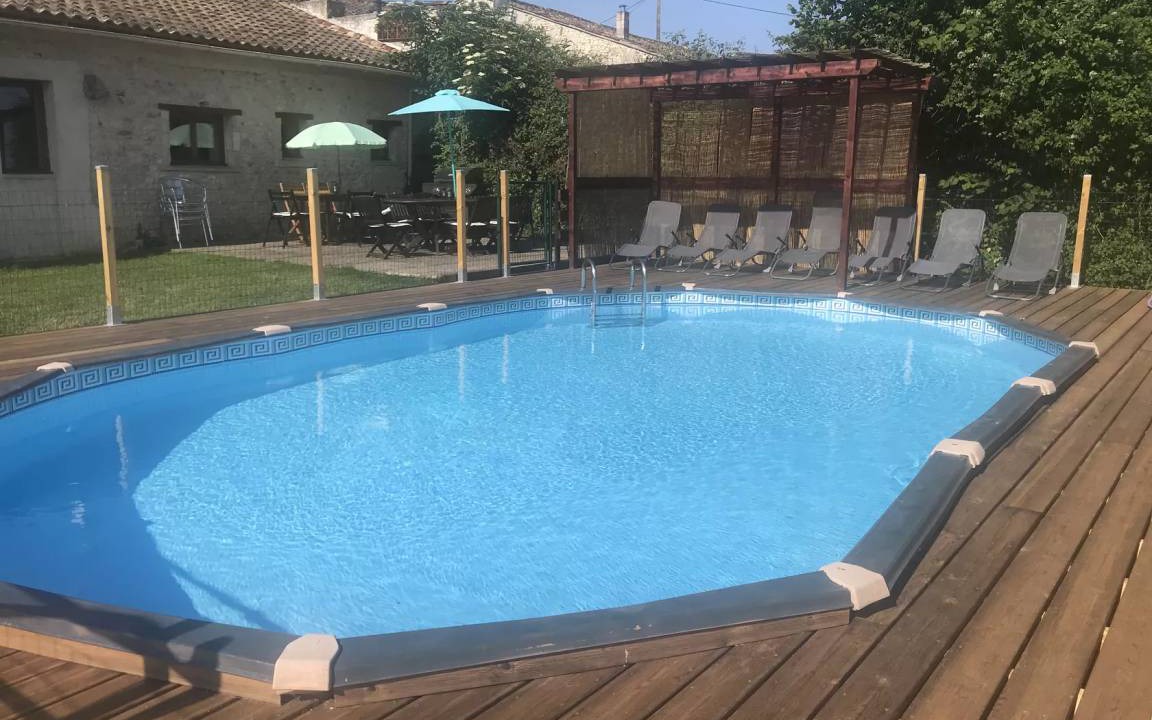 Pommiers-Moulons House | 240 m² House ∙ 6 bedrooms ∙ 15 guests