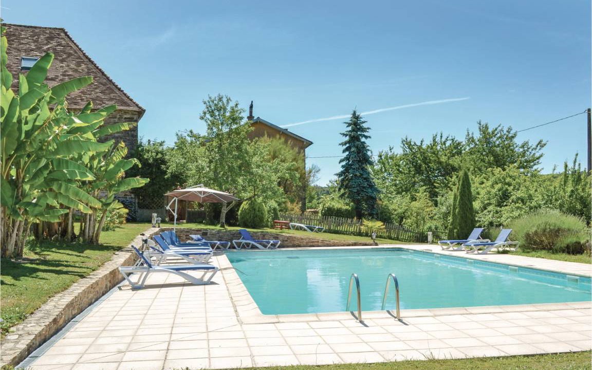 Jumilhac-le-Grand House | 248 m² House ∙ 4 bedrooms ∙ 10 guests