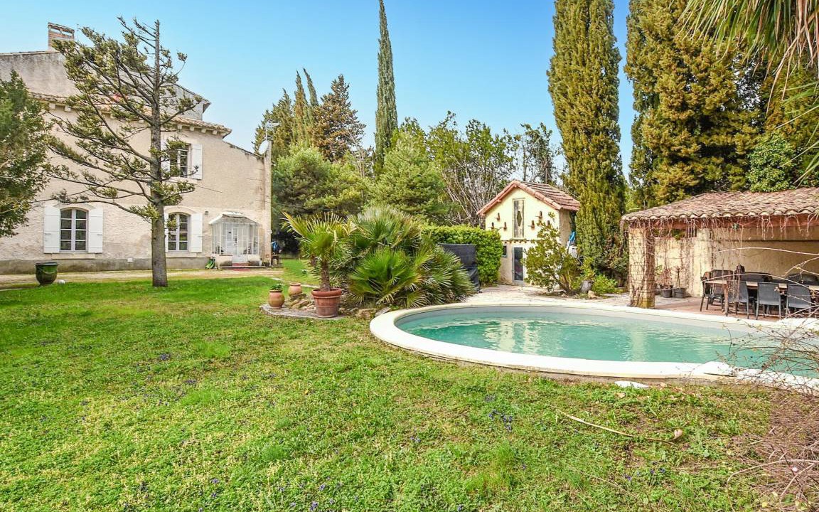 Entraigues-sur-la-Sorgue House | 250 m² House ∙ 3 bedrooms ∙ 7 guests
