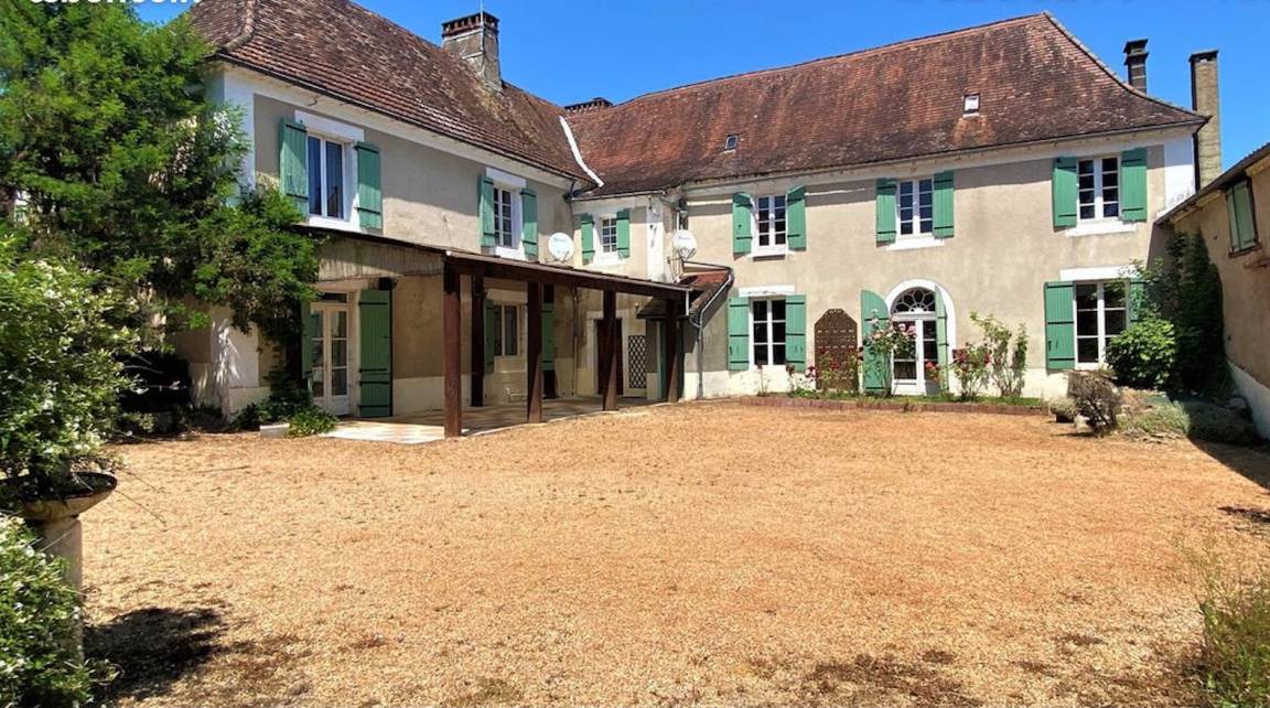 Savignac-les-Eglises Resort | 250 m² Private room ∙ 1 bedroom ∙ 7 guests
