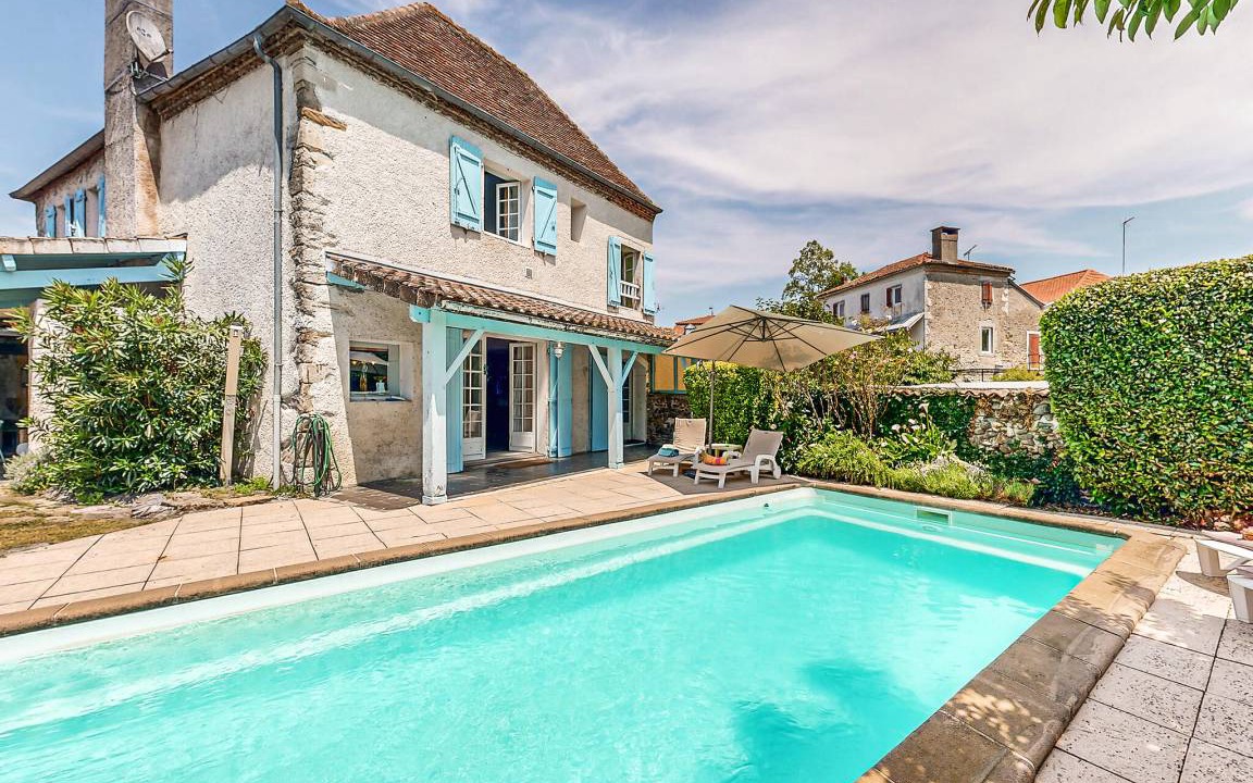 Escos House | 250 m² House ∙ 4 bedrooms ∙ 8 guests