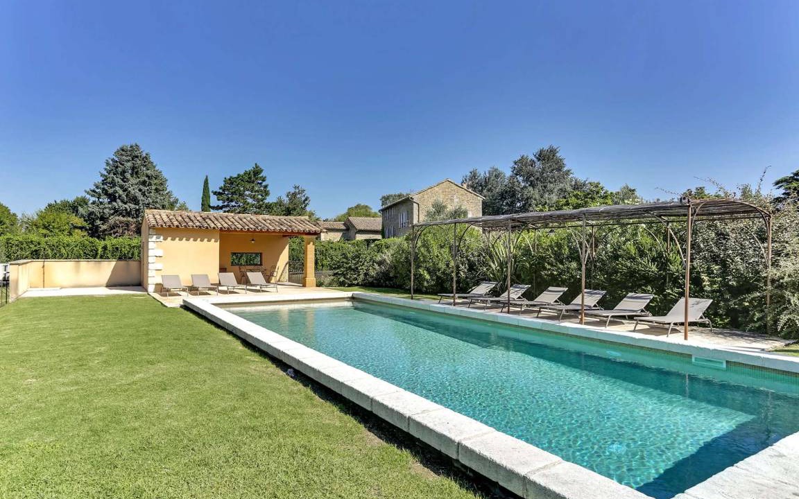 Entraigues-sur-la-Sorgue Villa | 280 m² Villa ∙ 9 bedrooms ∙ 15 guests