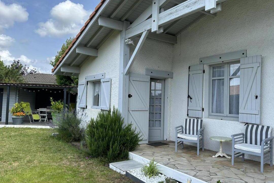 Sainte-Eulalie-en-Born House | 29 m² Gîte ∙ 1 bedroom ∙ 2 guests